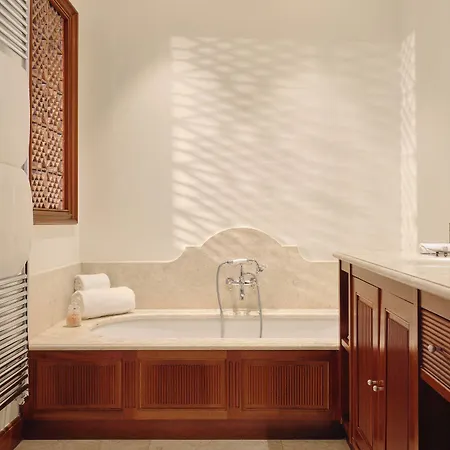 Airelles Pan Dei Palais 3*