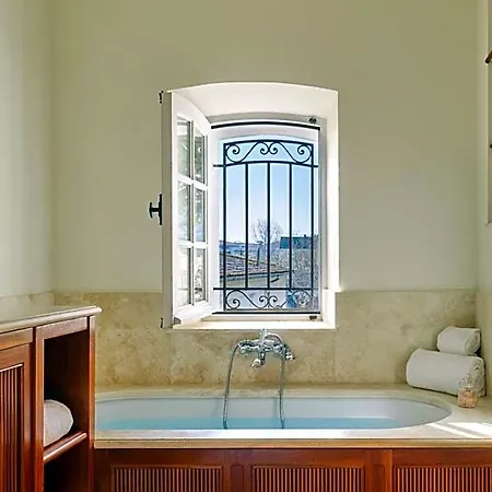 Airelles Pan Dei Palais