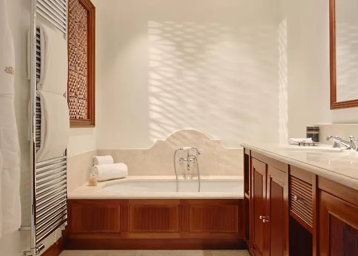 Airelles Pan Dei Palais Hotel 3*