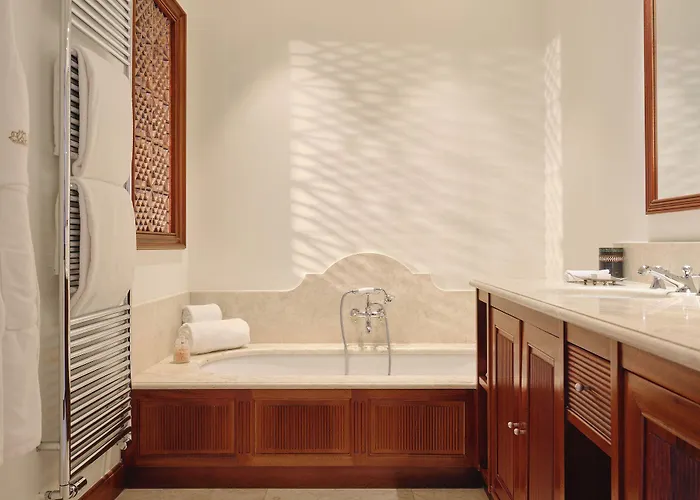 Airelles Pan Dei Palais 3*